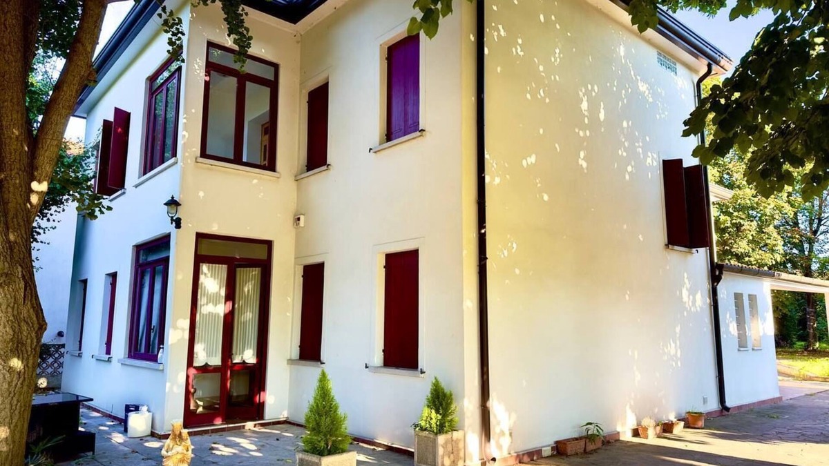 Spinea Villa | VILLA NAKHIL