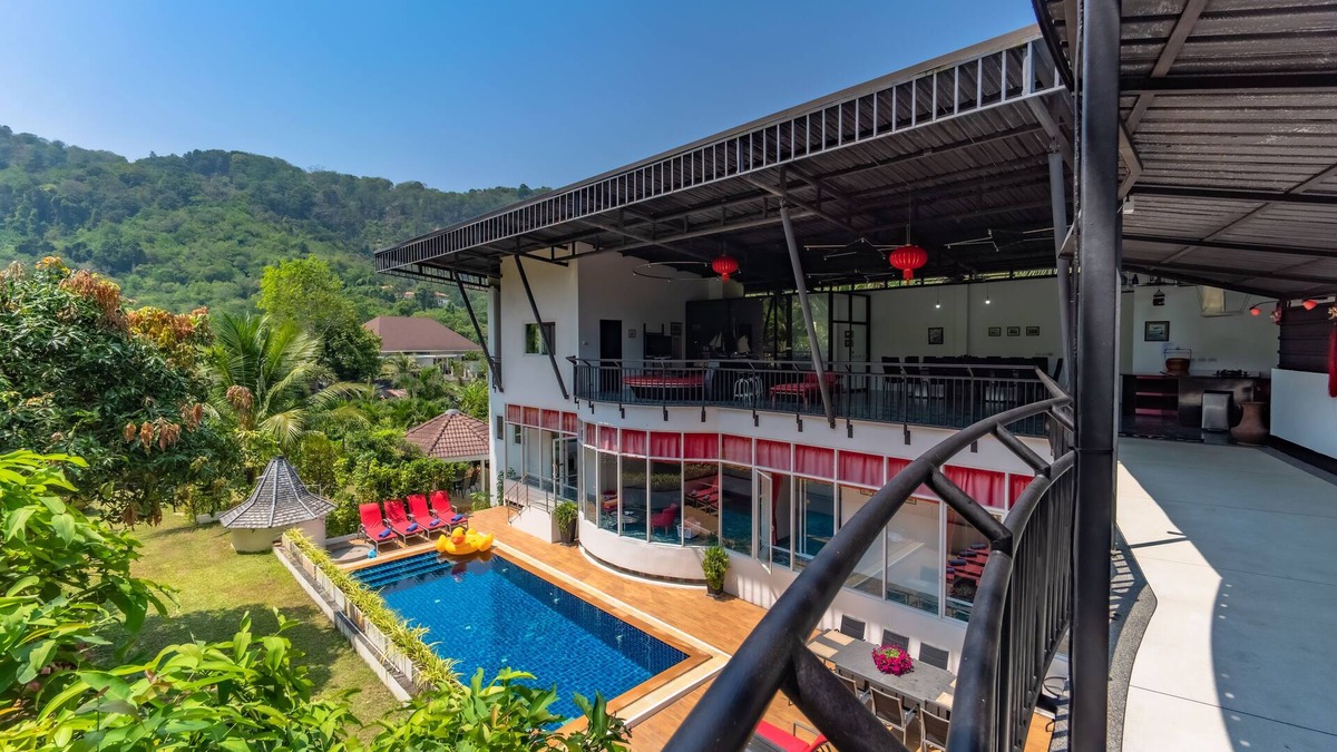 Chalong Villa | Villa Nap Dau private pool villa for big Family and Friends