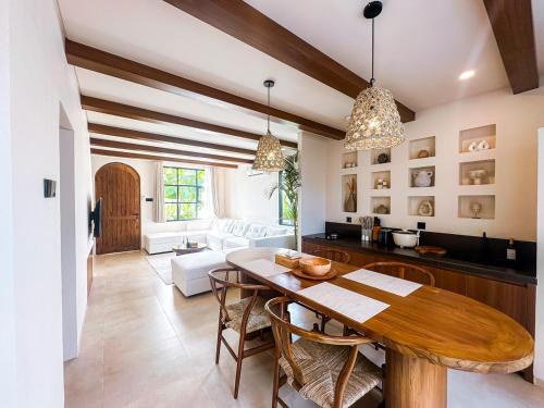 Sei Pinang Apartment | Villa Naruna - Cozy Seseh New Villa Perfect for a Peaceful Stay