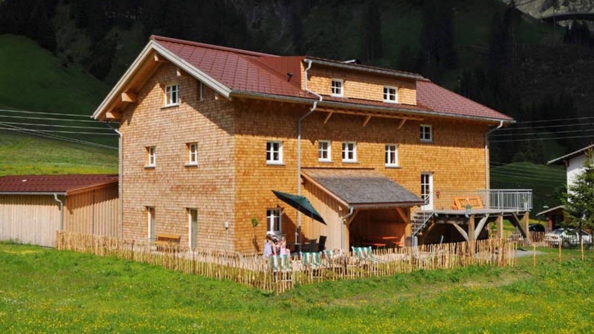 Schroecken Apartment | Villa Natur . live a different kind of comfort apartment for 2 to 18 people