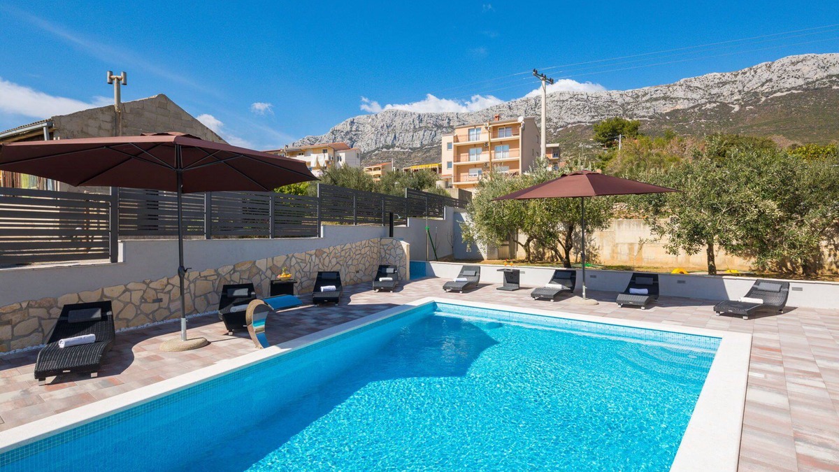 Kastel Sucurac Villa | Villa Navigare with Swimming Pool