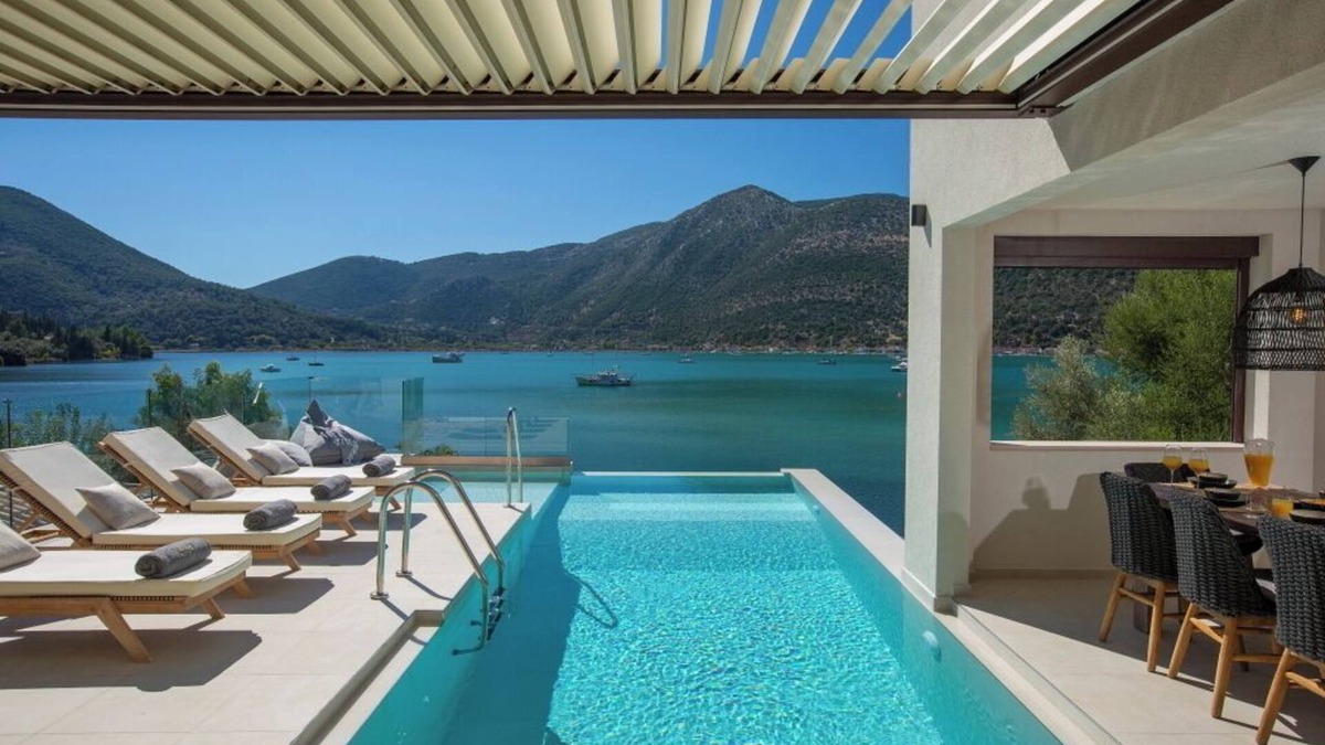 Geni Villa | Villa Neaera - Motorboat included, 4 SUPS, 5 bedroom, private pool and pontoon