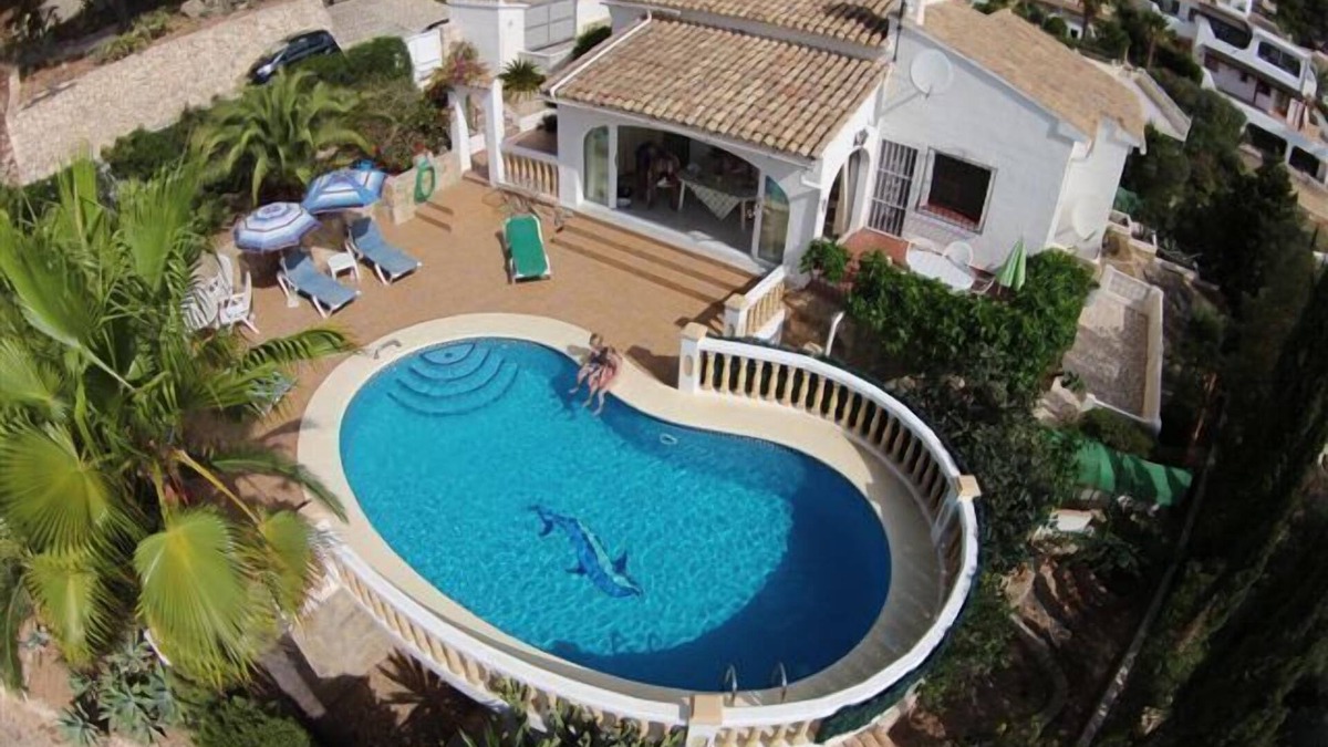 La Sabatera Villa | Villa near beach, pool,sea view, AC, garden, internet, smart TV, winter lets