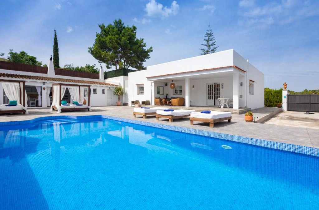 Sant Rafael de Sa Creu Villa | Villa near Ibiza Town Sleeps 10