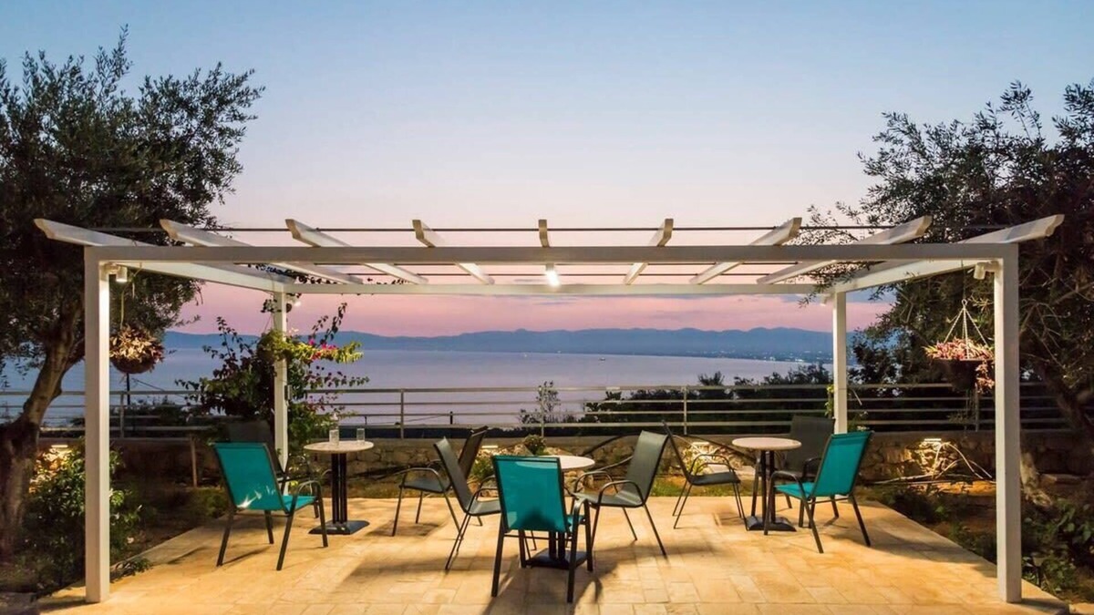 Diasella House | Villa Needa's - Home Love Retreat by the Pool