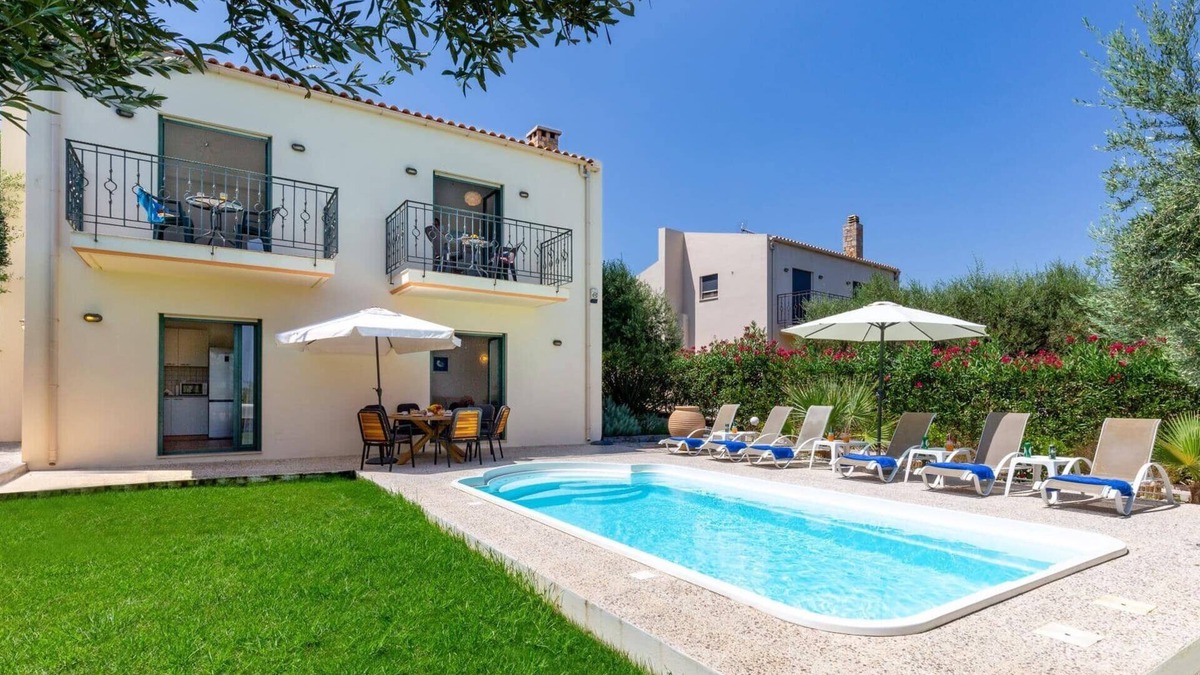Old Hersonissos Villa | Villa Nefeli Green by Villa Plus
