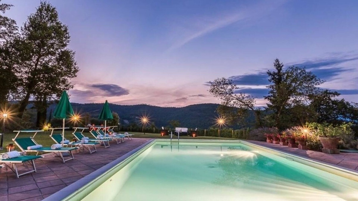 Ripoli Villa | Villa Nel Cielo, beautiful villa with swimming pool and outdoor Jacuzzi, located in the Tuscan c.