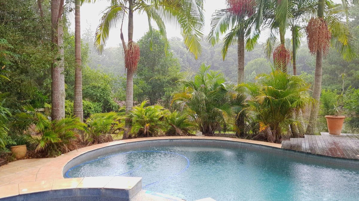 Martinsville House | Villa Nessa 12.5m pool 10 seat spa 1hr nth Hornsby