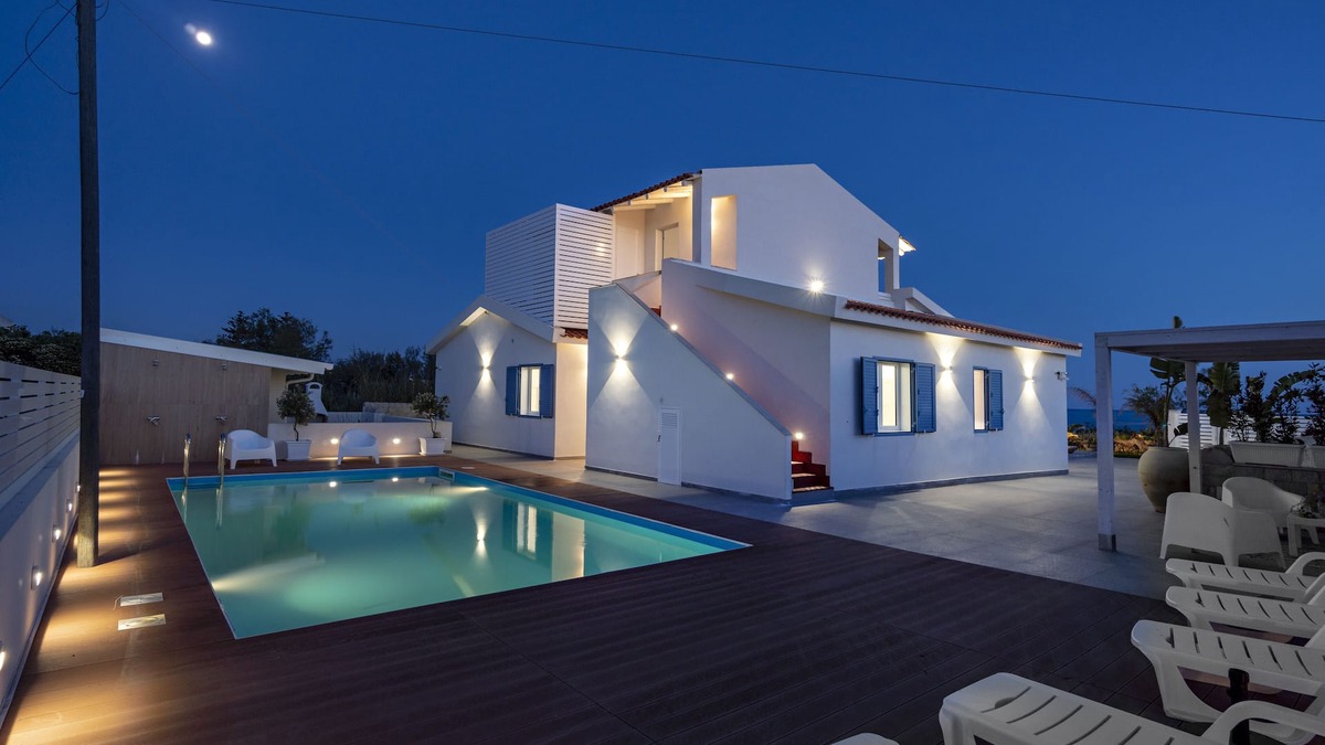 Punta Braccetto Villa | Villa Nettuno, enchanting contemporary villa, seafront , with pool