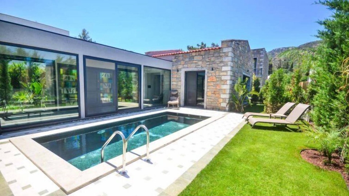 Torba Villa | Villa Nicolai - Four Bedroom Villa, Sleeps 8