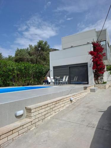Plataria Villa | Villa Nicolas Plataria