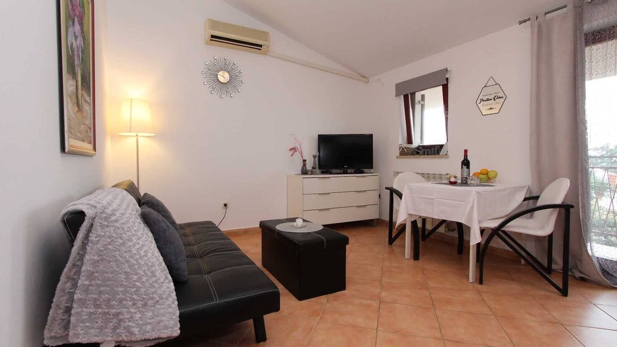 Rovinj Apartment | VILLA NIKOLA One-Bedroom Apartment with Sea View (Marsej)