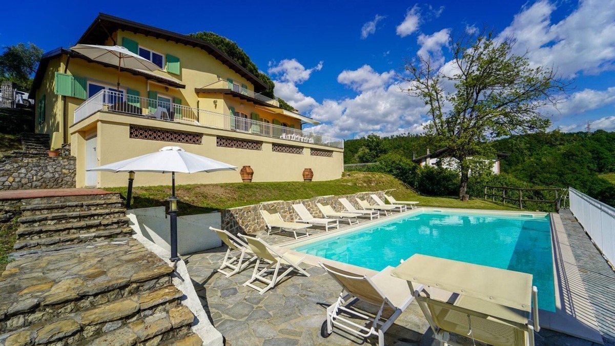 Castelnuovo Magra Villa | Villa Nocturno - Five Bedroom Villa, Sleeps 10