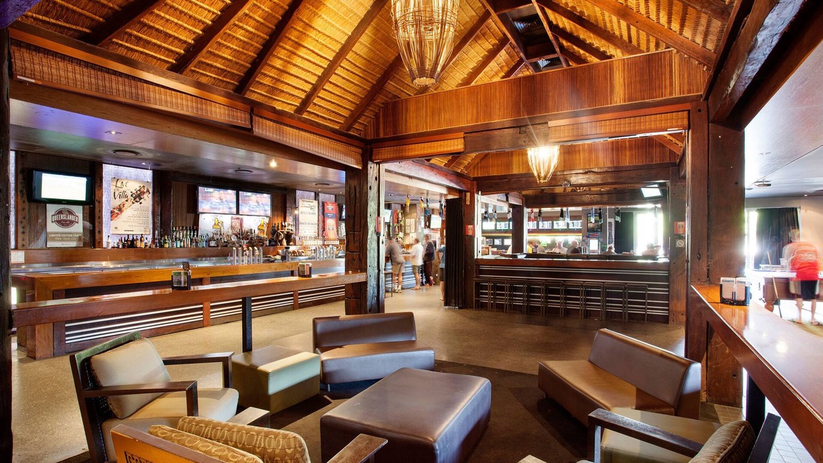 Noosaville Hotel | Villa Noosa Hotel