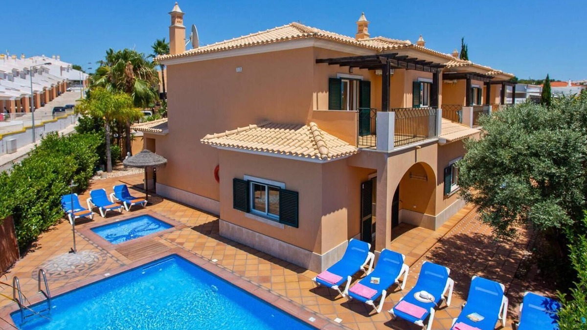 Vale de Parra Villa | Villa Norcas Grande, private, central, heated pool