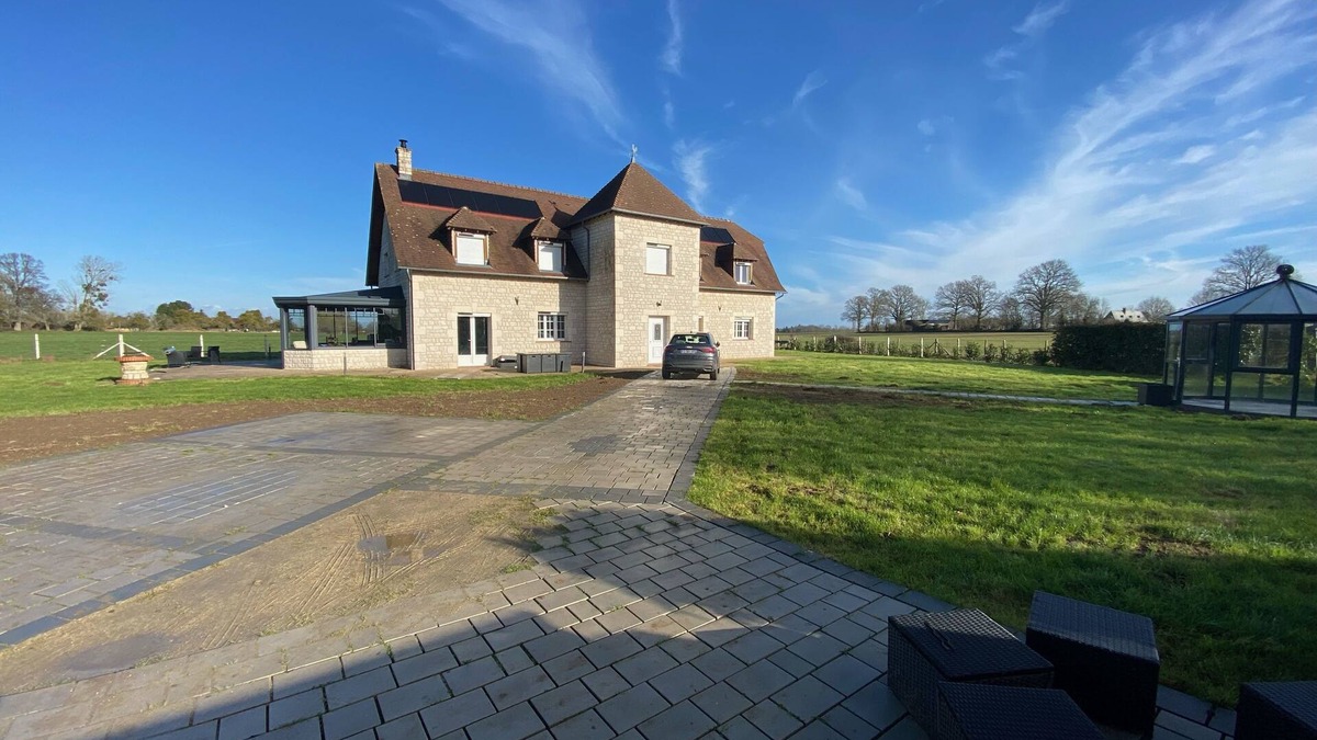 Saint-Pierre-des-Ifs Villa | Villa Normandie for 15 people with Jacuzzi