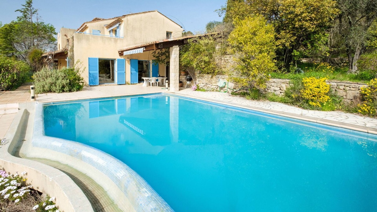 Chateauneuf-Grasse Apartment | Villa 'Numéro 2' peaceful, Private Pool and HD Wi-Fi