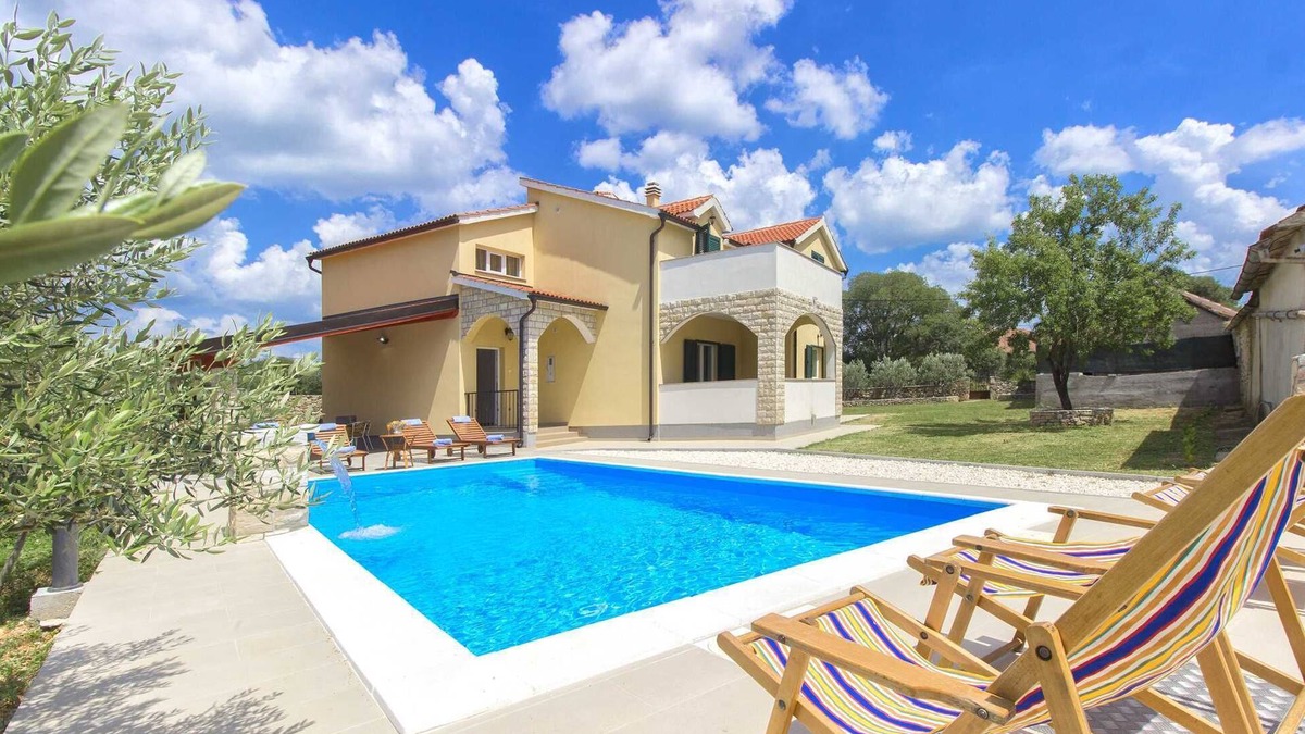 Drnis Villa | Villa Oasis near Krka Waterfalls