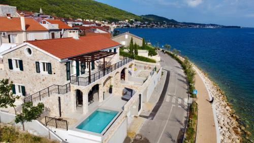 Kali Apartment | Villa Ocean View of Kali - Erste Meerreihe mit Pool