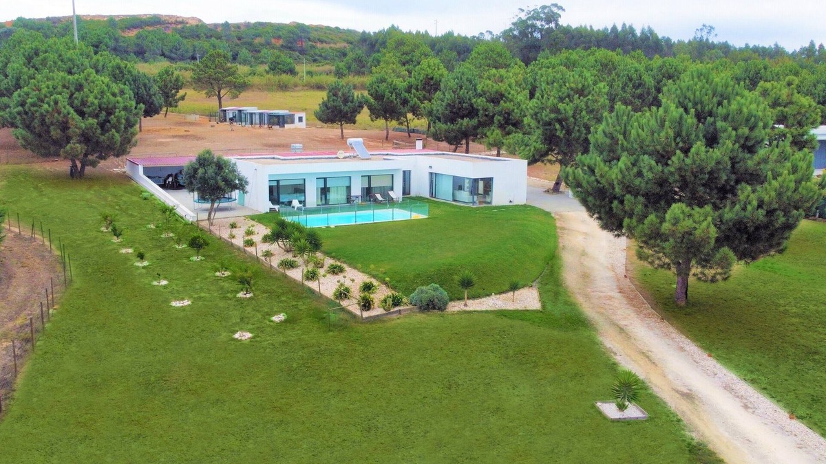 Caldas da Rainha House | Villa of 2016 on a land of 8300m2, 3 bedrooms, barbecue, swimming pool