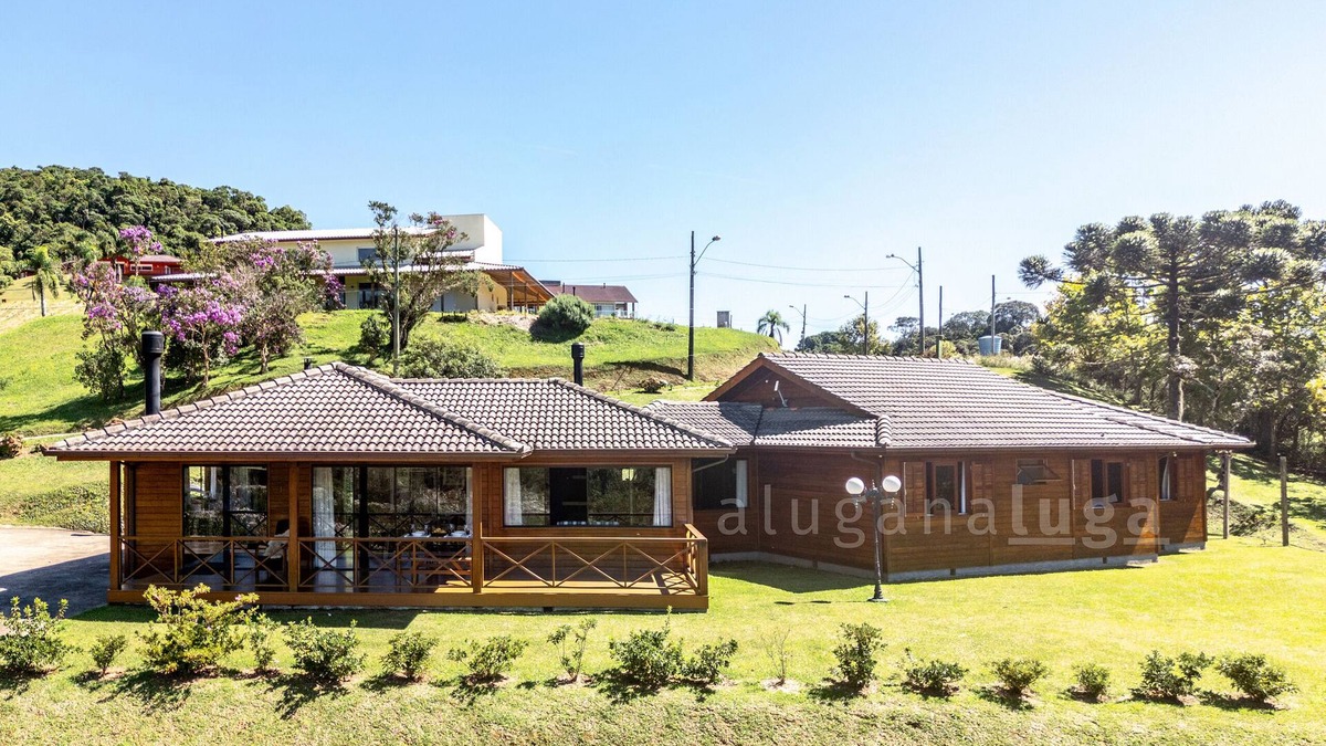 Rancho Queimado House | Villa of the Plane Trees in Rancho Queimado