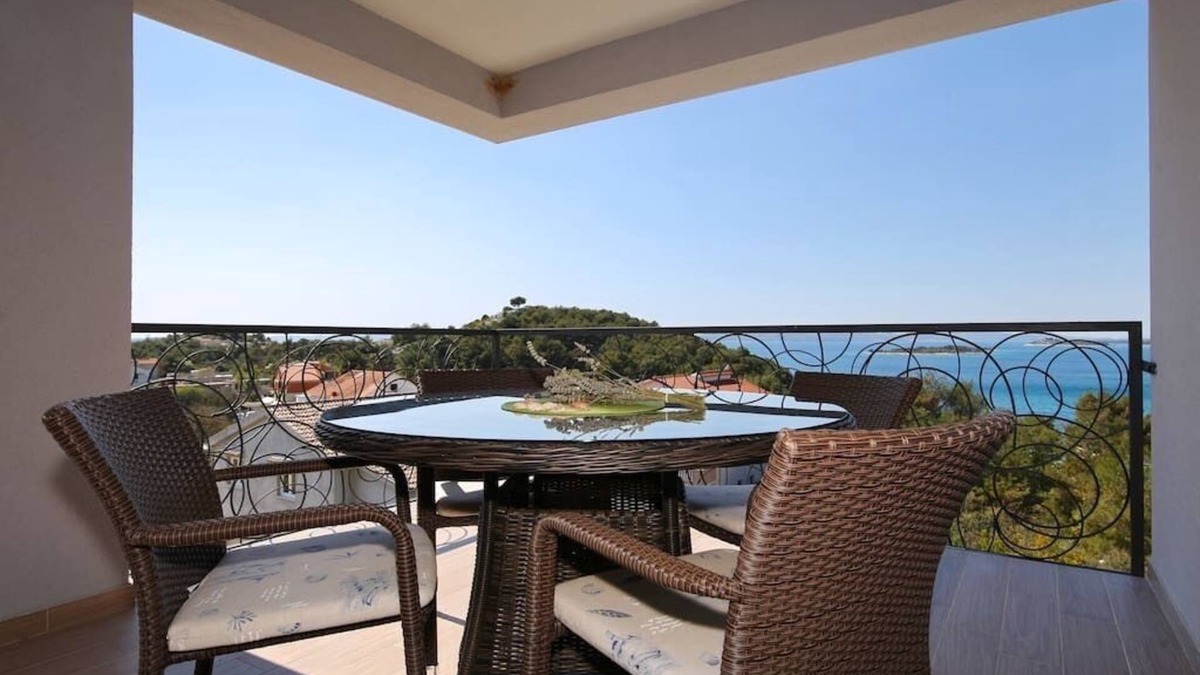 Drage Apartment | Villa Oleandra Apartments Drage - luxury apartment with an amazing sea view