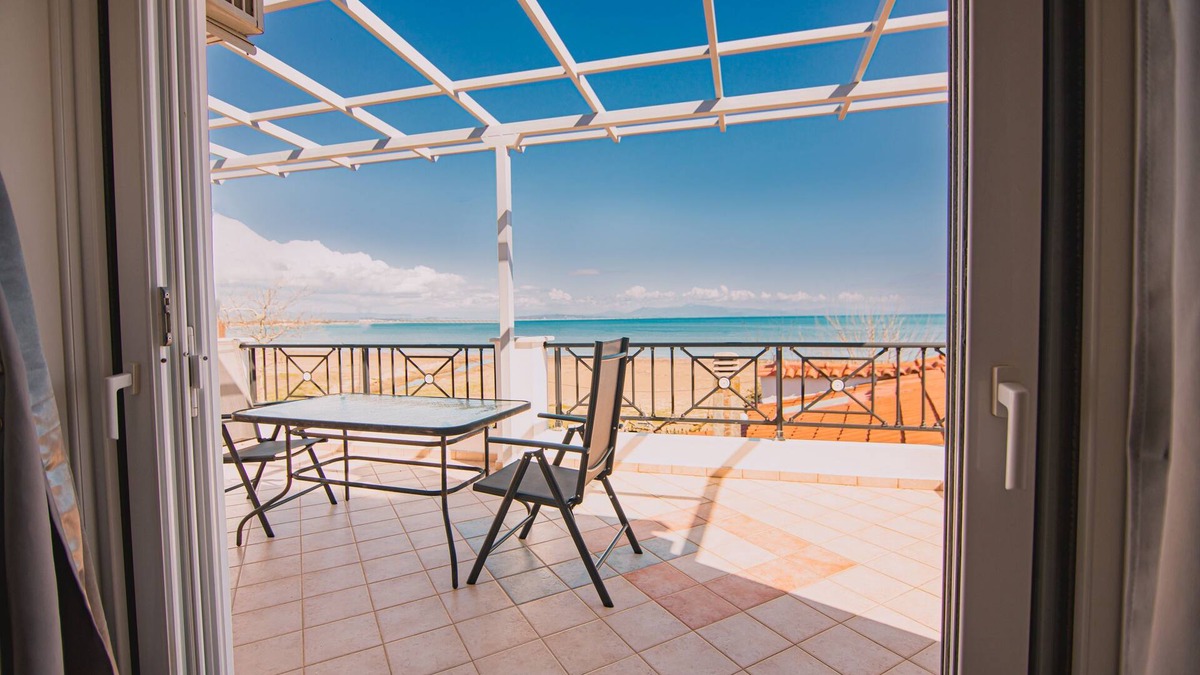 Katakolo Villa | Villa Olga Sea Front Katakolo, Katakolon, Greece