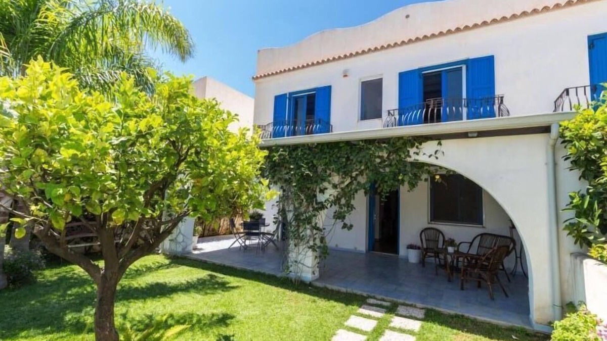Marina di Ragusa Villa | Villa Oliana: Elegant Oasis with Garden and Relaxation in Marina di Ragusa