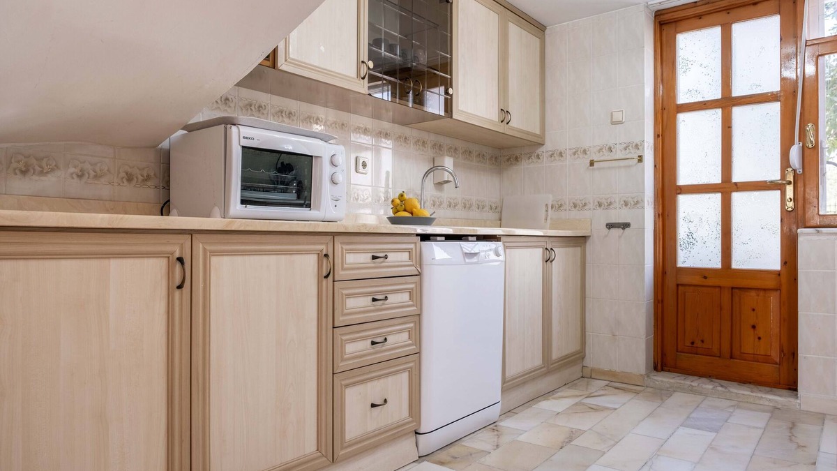 Bogazkent House | Villa Olinda-Triplex with huge private Garden