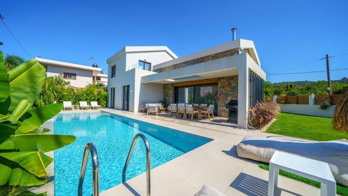 Alikianos House | Villa Olira ✩ Private Pool ✩ Modern Design