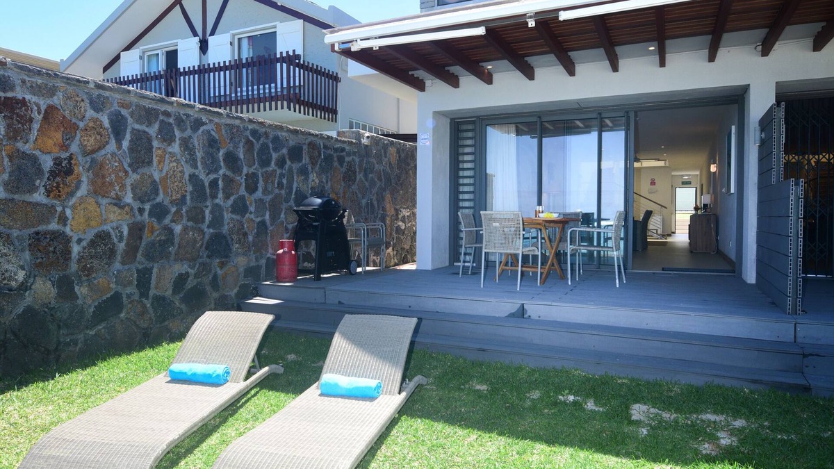 Blue Bay Villa | VILLA ON THE BLUE WATER BAY