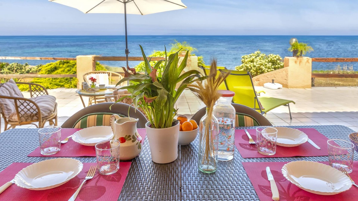 Tonnara Villa | Villa on the shore of the Sorso marina, 3 bedrooms, veranda overlooking the sea, garden