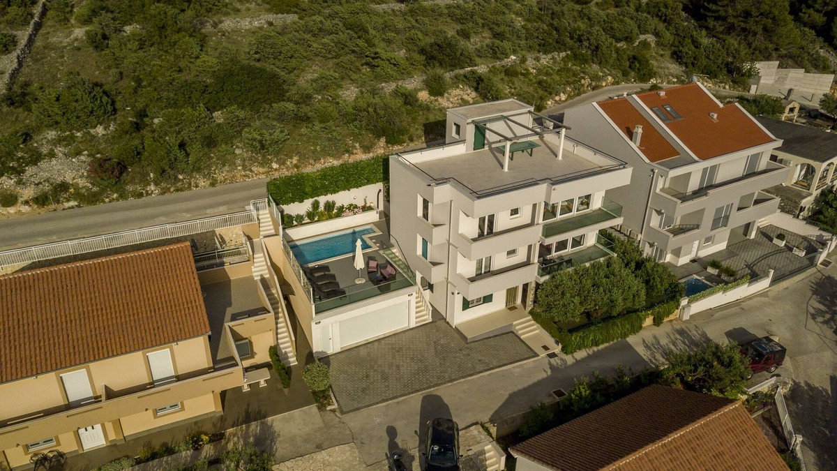 Podglavica Villa | Villa only 1 minute from the sea, with private pool and Stunning Sea View*
