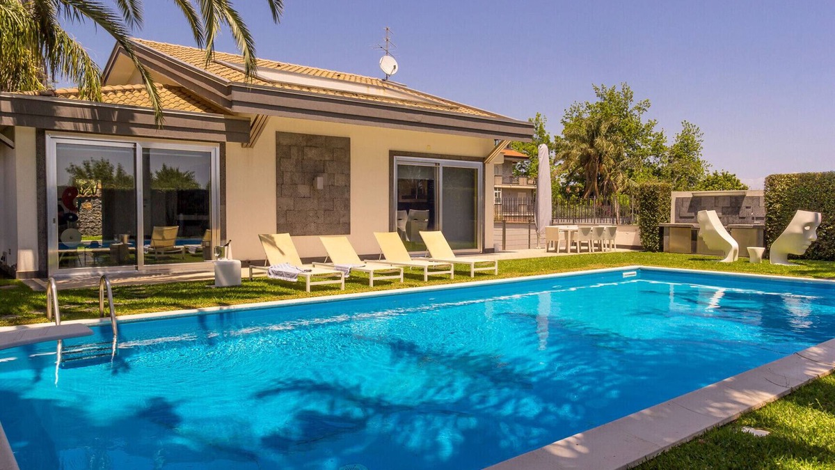 Fondachello Villa | Villa Oras - Garden and pool