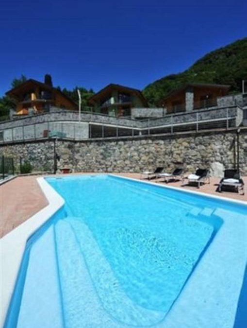 Regoledo Villa | Villa Orchidea With Pool