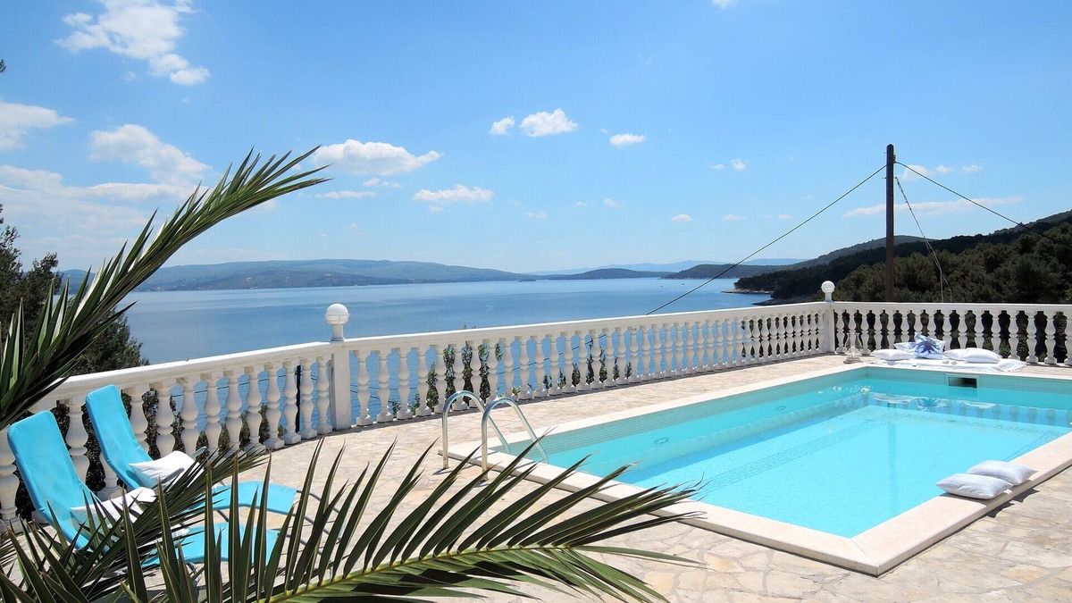 Stomorska Villa | VILLA & OWN POOL fabulous views at TURQUOISE SEA over SMALL BAY