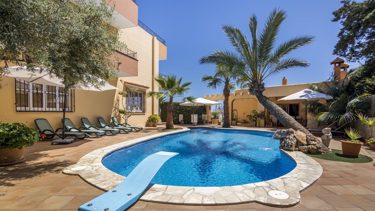 Sant Josep de sa Talaia Villa | Villa Palmera - Spacious villa with sea views
