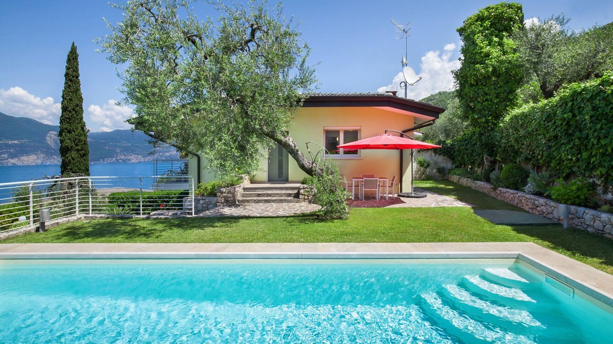 Torri del Benaco Villa | Villa Palladini With Pool