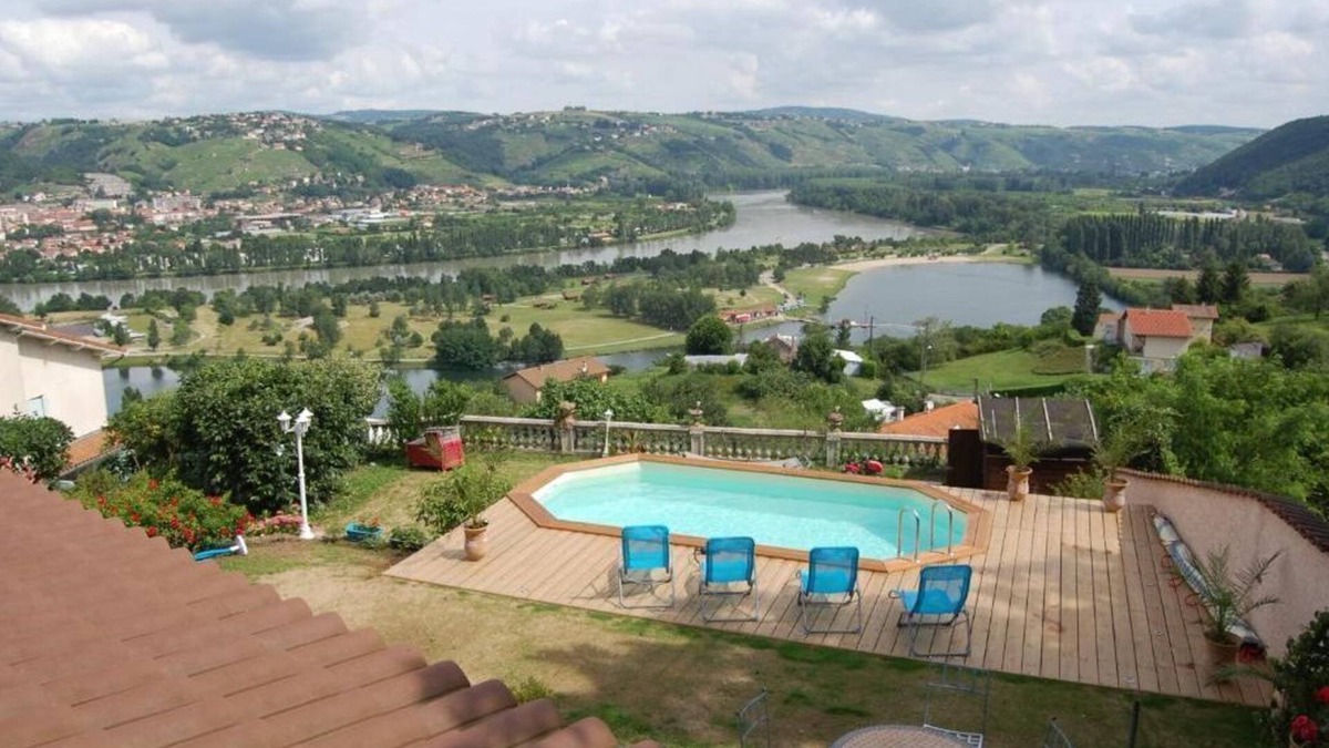 Saint-Clair-du-Rhone Villa | Villa Panoramique