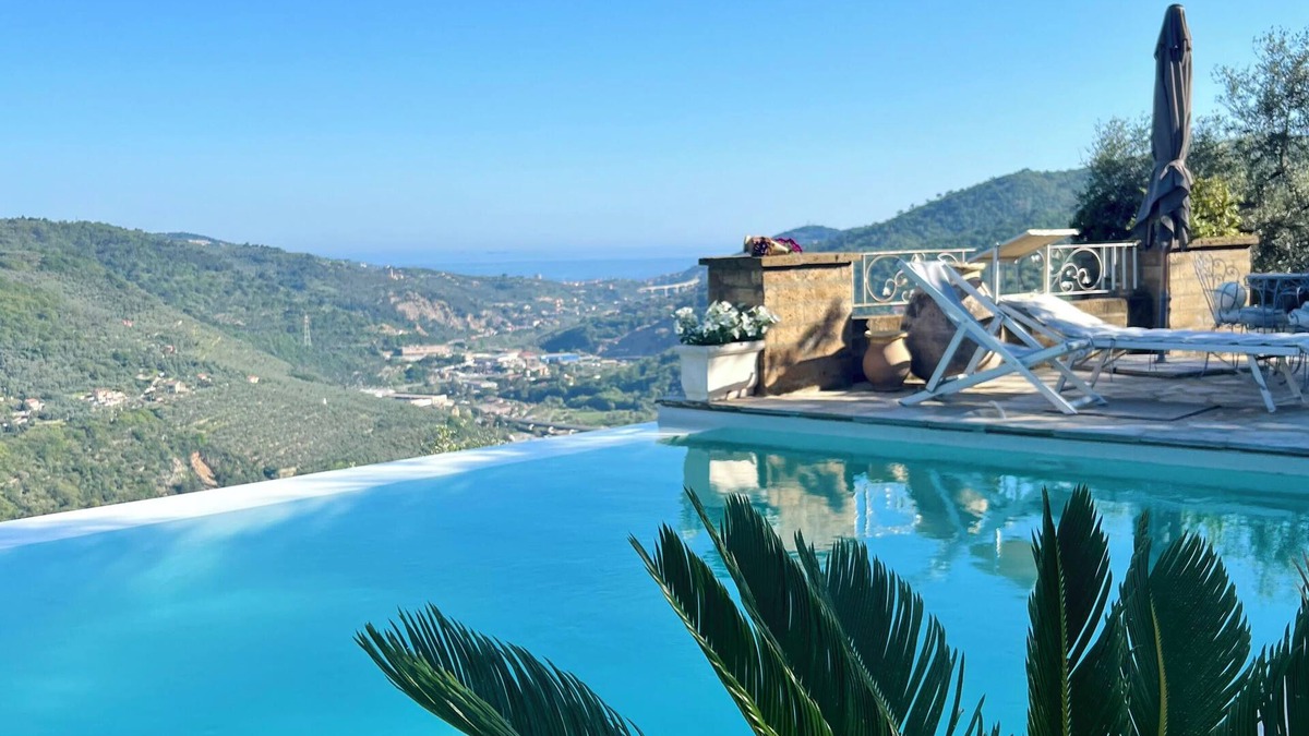 Pontedassio House | Villa Panorama da Luca, splendida terrazza con piscina riscaldata, vista mare