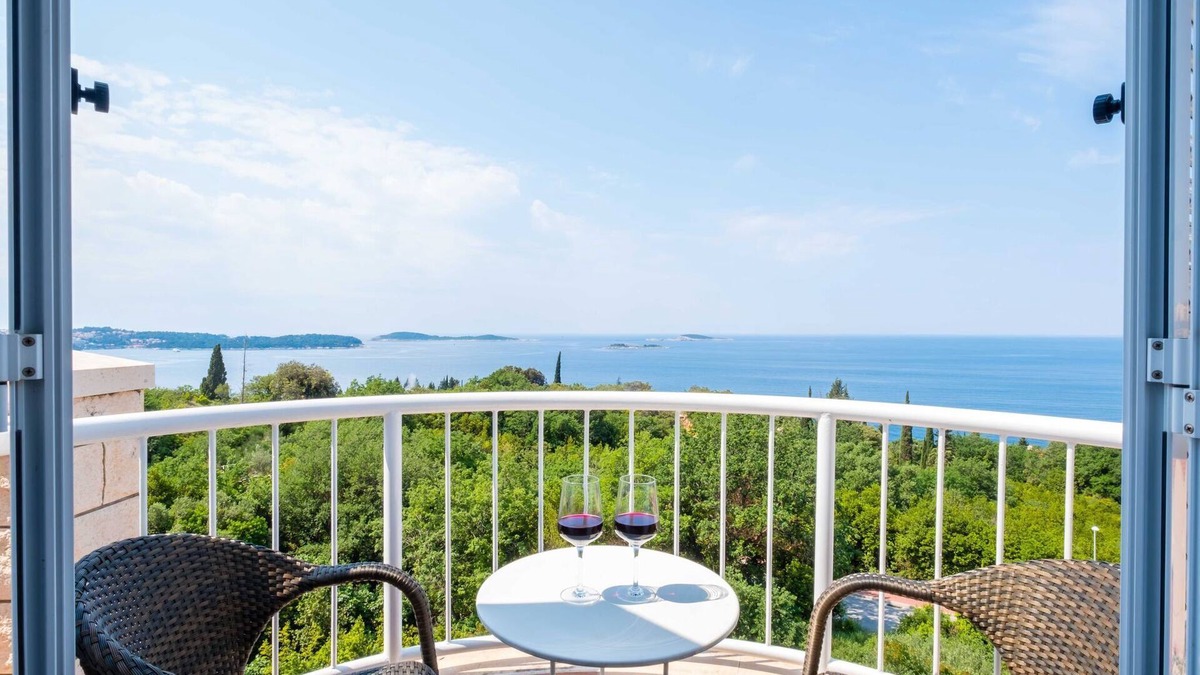 Plat Apartment | Villa Panorama Dubrovnik (S2) - Comfort Double Room with Balcony and Sea View