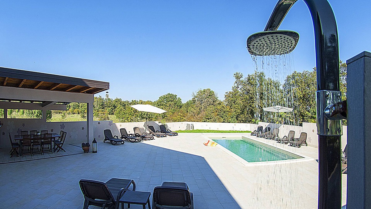 Buzinija Hotel | Villa Paolija