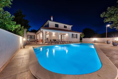 Prodol Villa | Villa Paronich