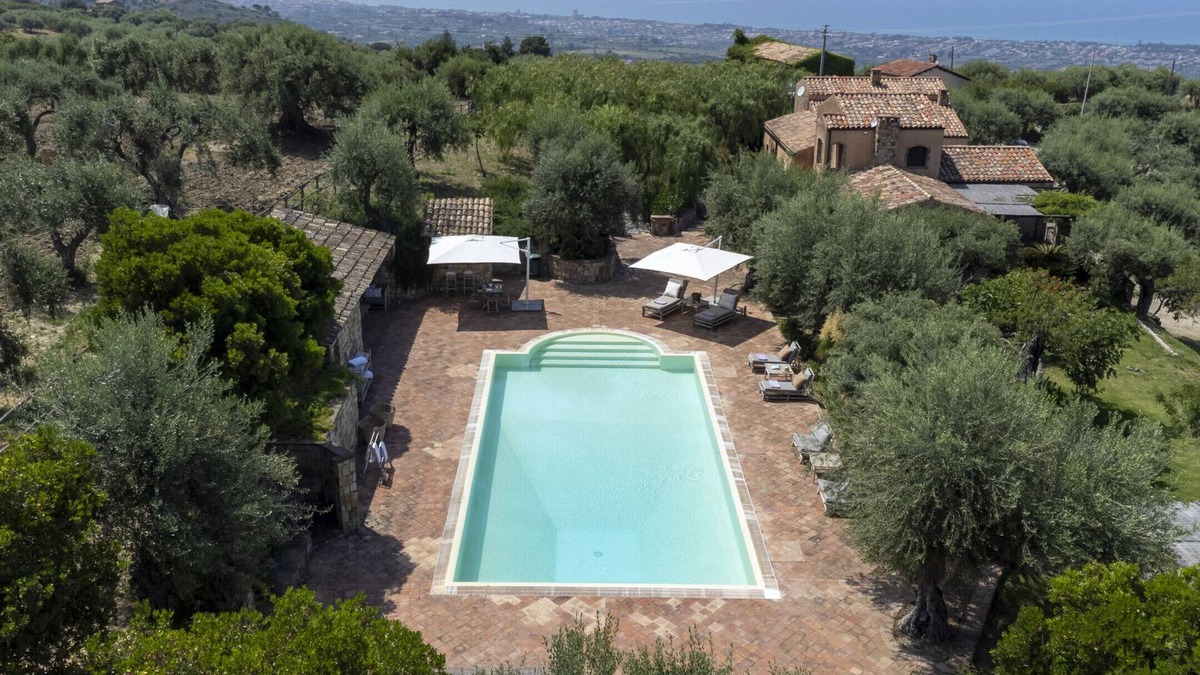 Collesano Villa | Villa Passulunara 14 by Massimo Villas