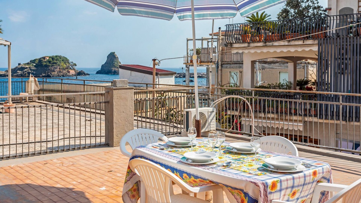 Aci Trezza Villa | Villa 'Penelope - Faraglioni' with Sea View and Private Terrace