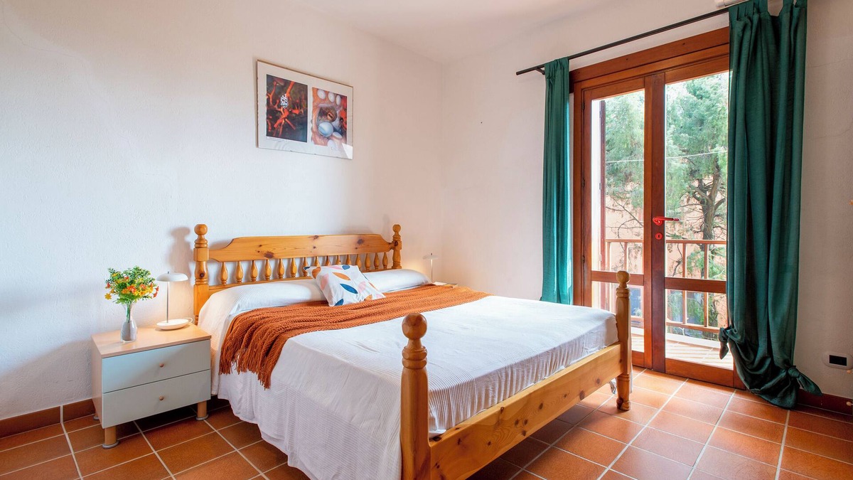 Trinita d'Agultu e Vignola Villa | Villa 'Pentavano White House' with Private Terrace, Wi-Fi and Air Conditioning