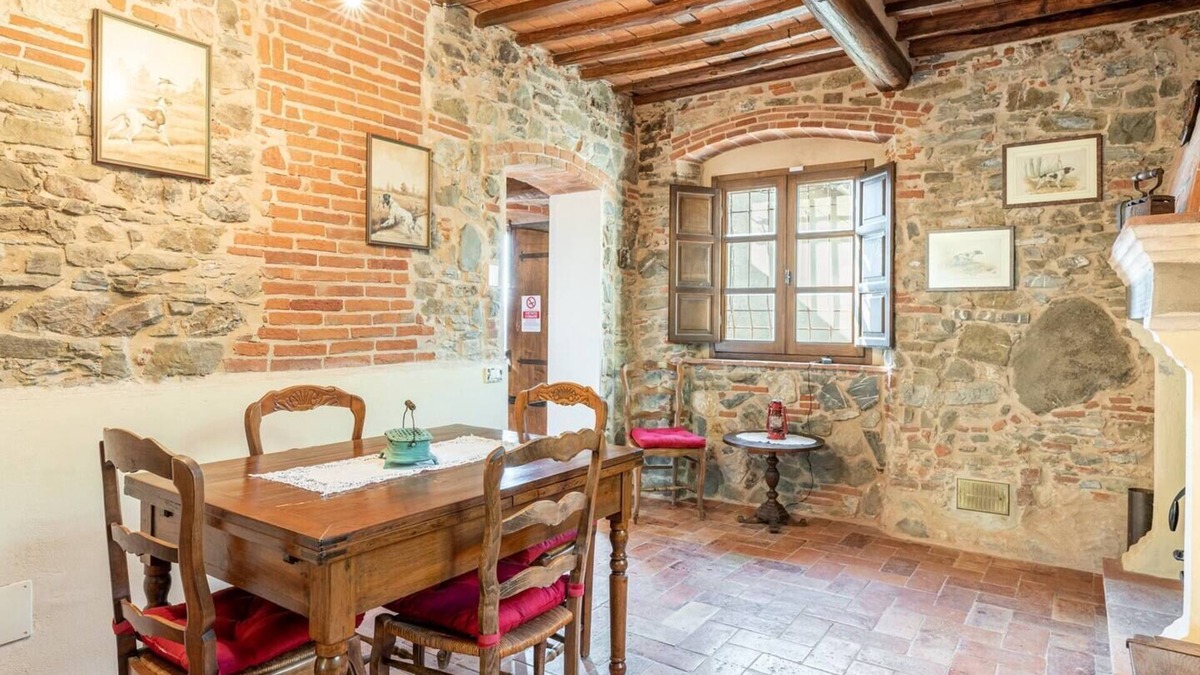 Corsanico Villa | Villa Pera by Nicola Real Estate