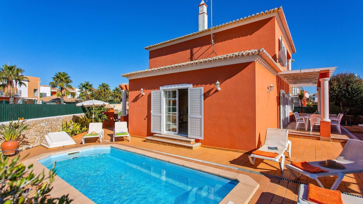 Pera Villa | Villa Pera by Villa Plus