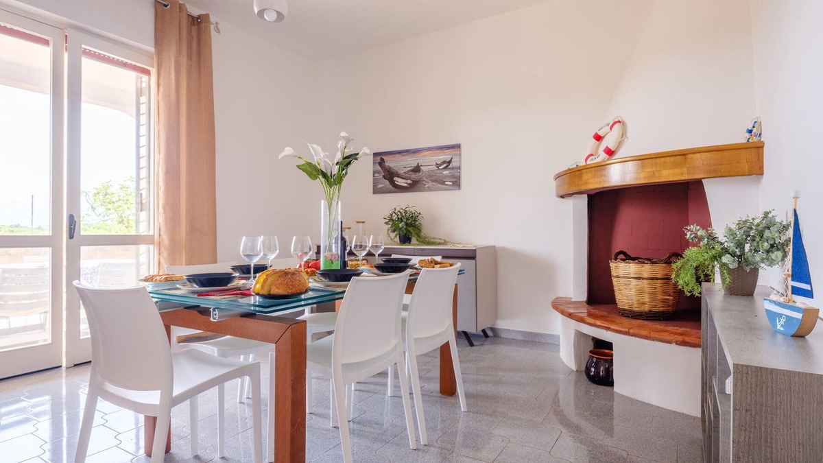Padula Fede Villa | Villa 'Perla Marina Luxury' with Sea View, Wi-Fi and Air Conditioning