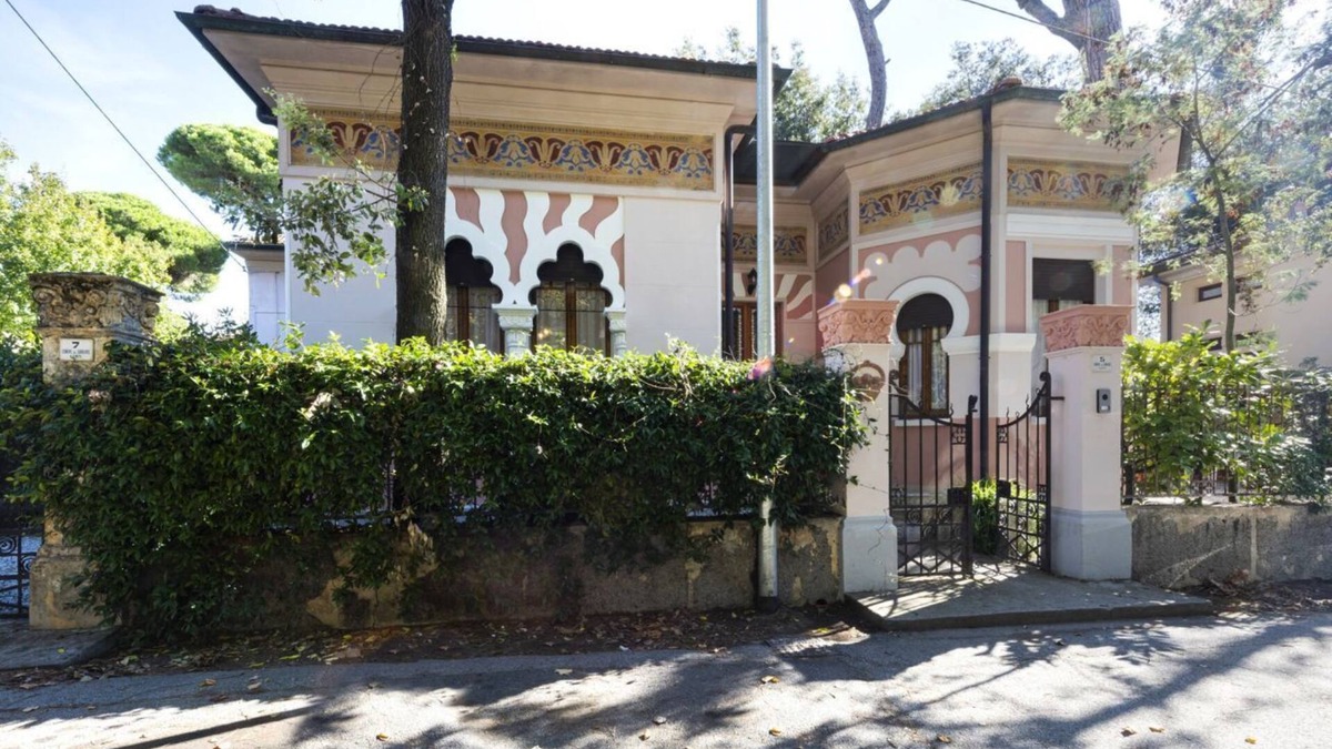 Lido di Camaiore Villa | Villa Perondi by MMega